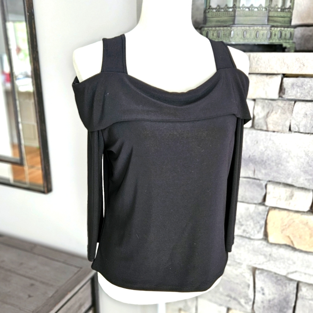 Gorgeous Clara Sun Woo Black Cold Shoulder Top